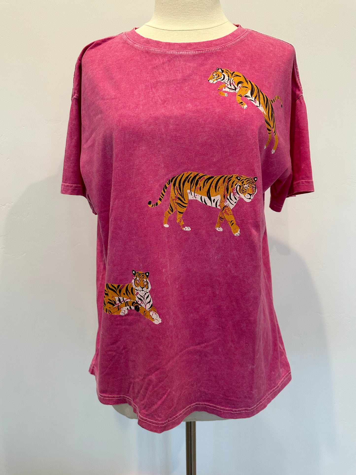 Hot pink tiger tee