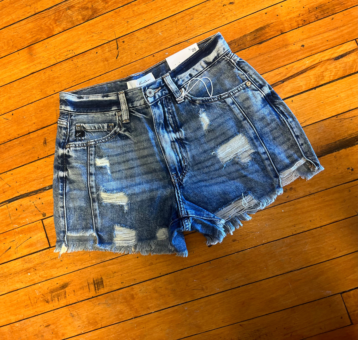 Dally high rise medium wash shorts