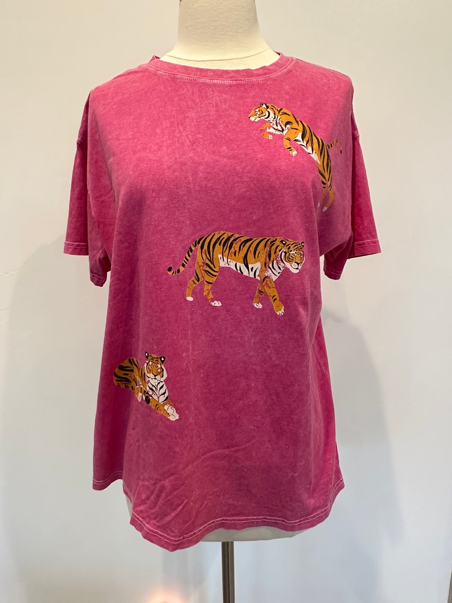 Hot pink tiger tee