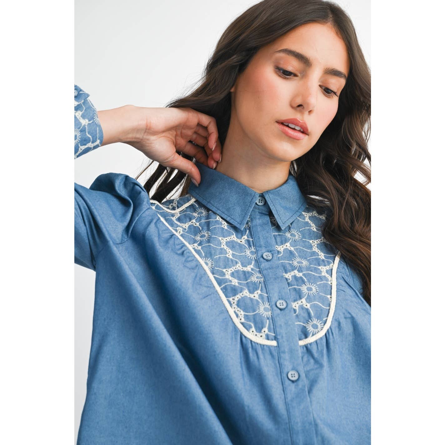 EMBROIDERED BLOUSE