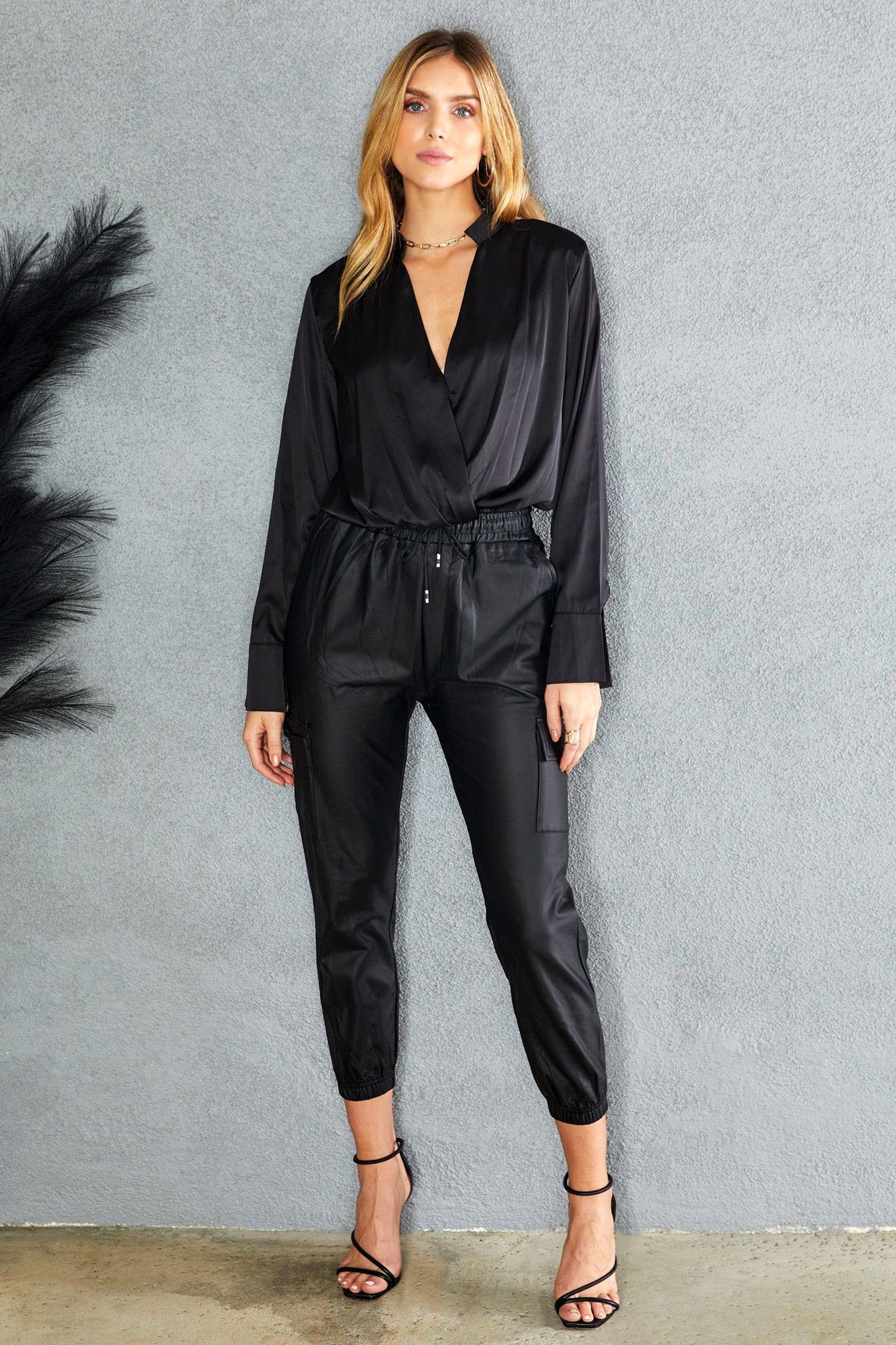 LONG SLEEVE CROSSOVER SILKY SATIN BODYSUIT TOP(80148-BLACK)